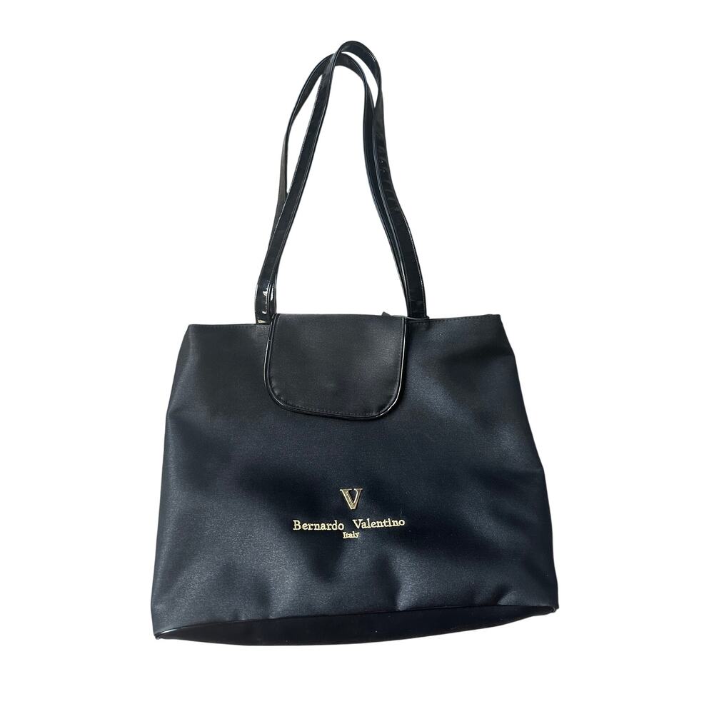 Bernardo Valentino Black Shoulder Bag with Kisslock Coin Purse - Picture 2 of 16